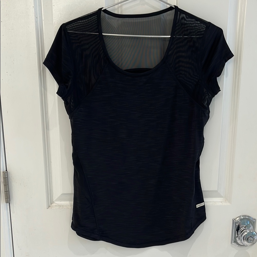 NWOT Black Fitted Cap Sleeve T-Shirt